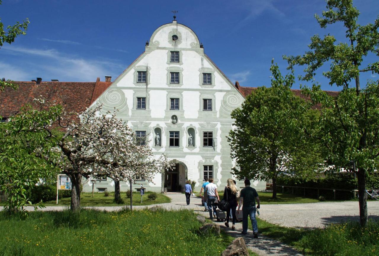 Zentrum Fur Umwelt Und Kultur - Gastehaus Und Jugendbildungseinrichtung Im Maierhof Benediktbeuern Exterior photo